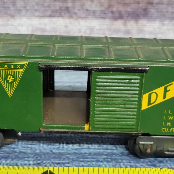 Vintage MARX "O" GAUGE #1950 GAEX 1950 DF BOX CAR GREEN W YELLOW STRIPE - Picture 4 of 10